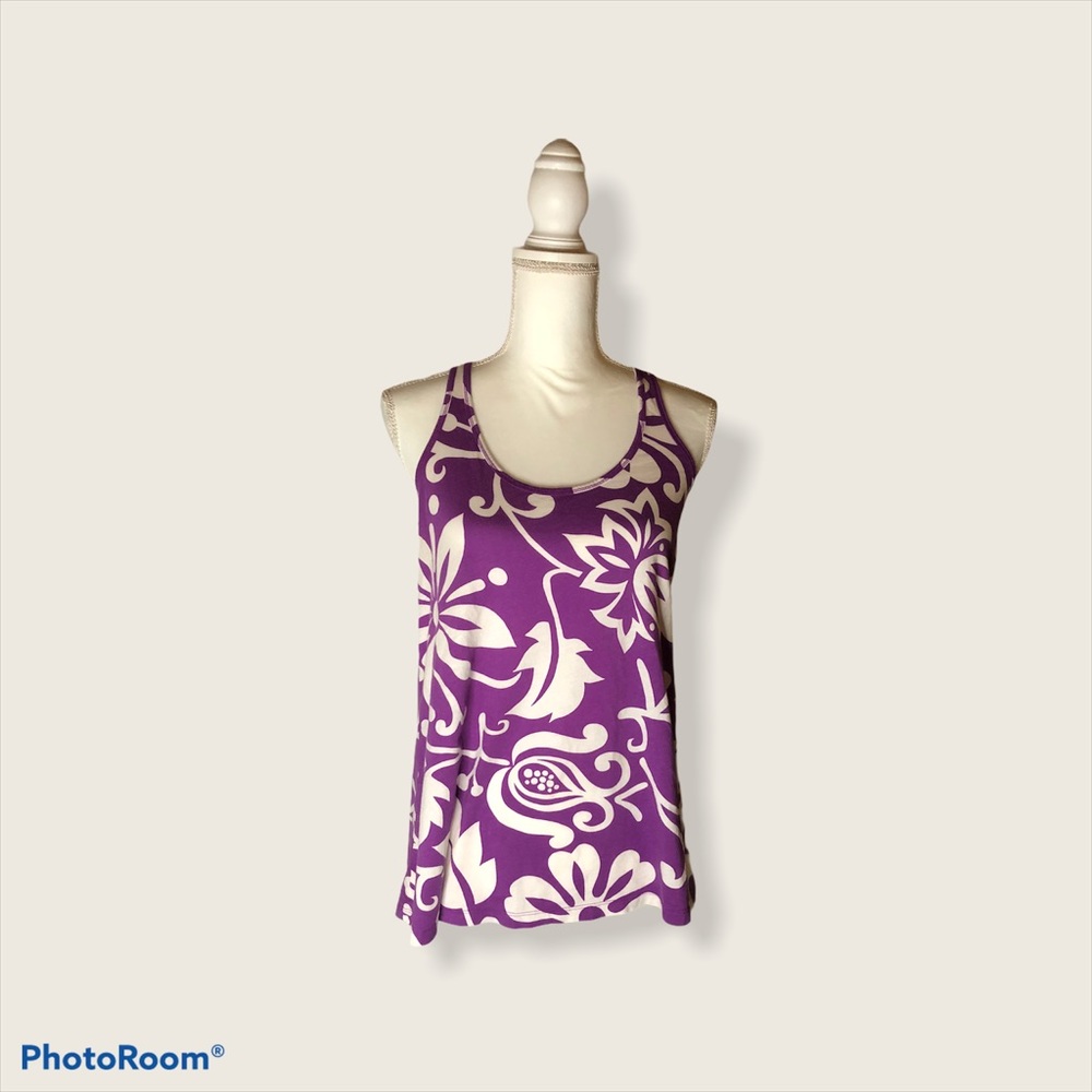 Old navy women’s tank size medium
